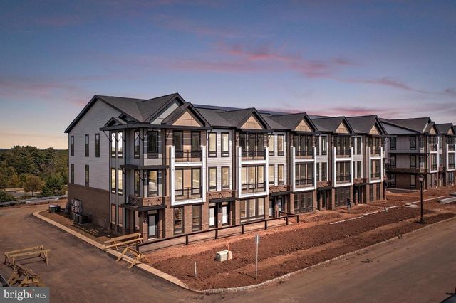 98 VILLAGE DR, Skillman, NJ 08558