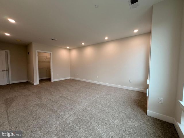 98 VILLAGE DR, Skillman, NJ 08558