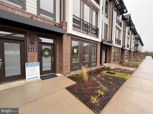 98 VILLAGE DR, Skillman, NJ 08558