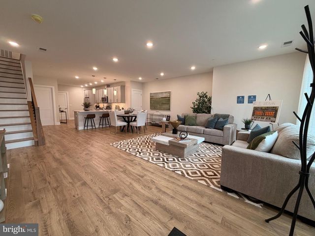 98 VILLAGE DR, Skillman, NJ 08558