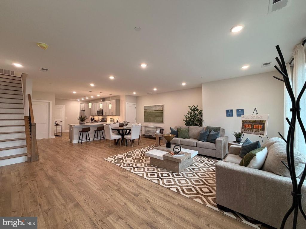 98 VILLAGE DR, Skillman, NJ 08558