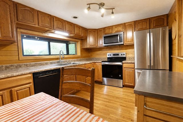 334 Wismer Rd, Camden, TN 38320