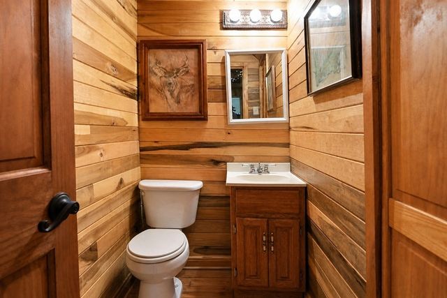 334 Wismer Rd, Camden, TN 38320