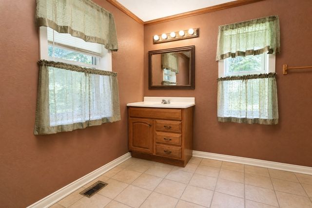 334 Wismer Rd, Camden, TN 38320