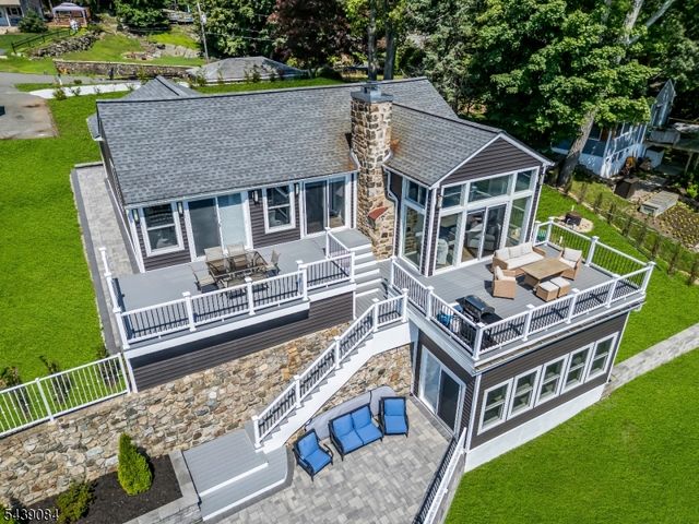 12 Bass Rock Rd, Hopatcong Boro, NJ 07843