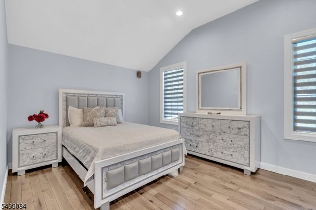 12 Bass Rock Rd, Hopatcong Boro, NJ 07843