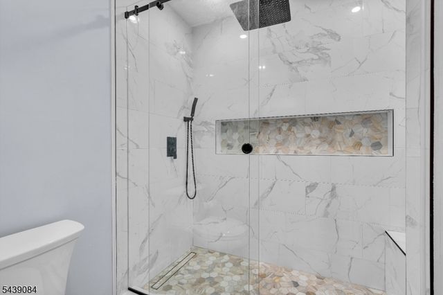 12 Bass Rock Rd, Hopatcong Boro, NJ 07843