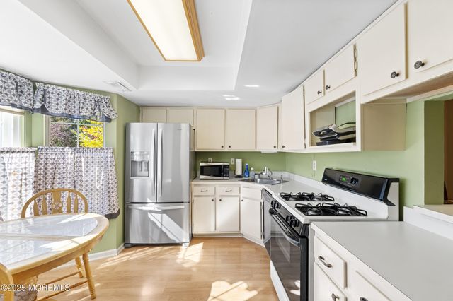 106 Wilshire Court, Old Bridge, NJ 08857