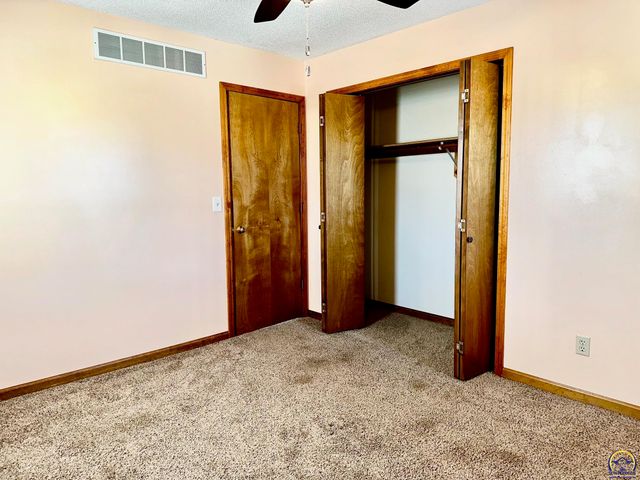 14296 123rd LN, Hoyt, KS 66440