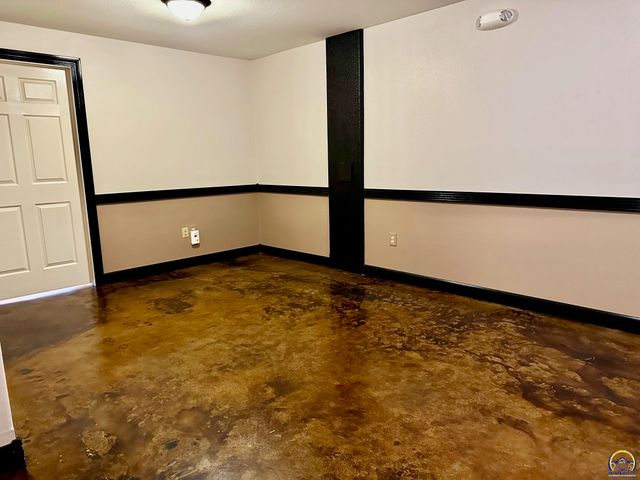 14296 123rd LN, Hoyt, KS 66440