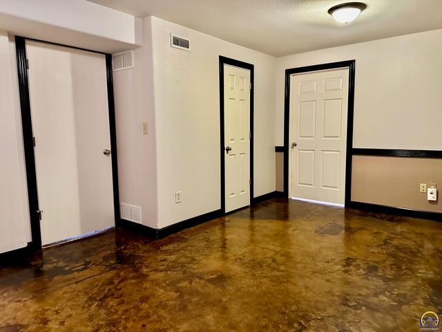 14296 123rd LN, Hoyt, KS 66440