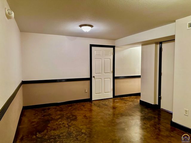 14296 123rd LN, Hoyt, KS 66440