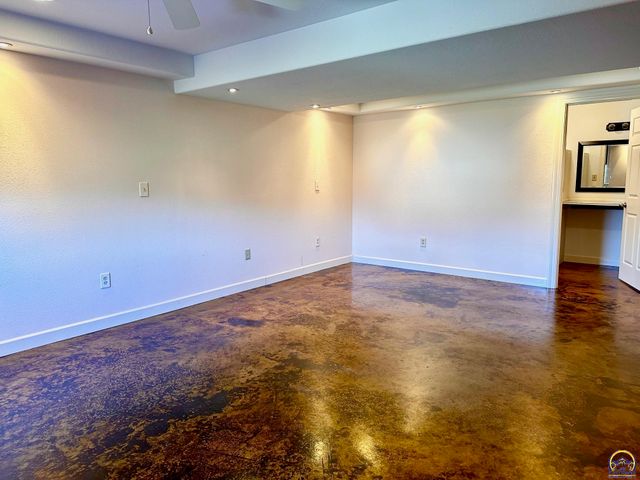 14296 123rd LN, Hoyt, KS 66440