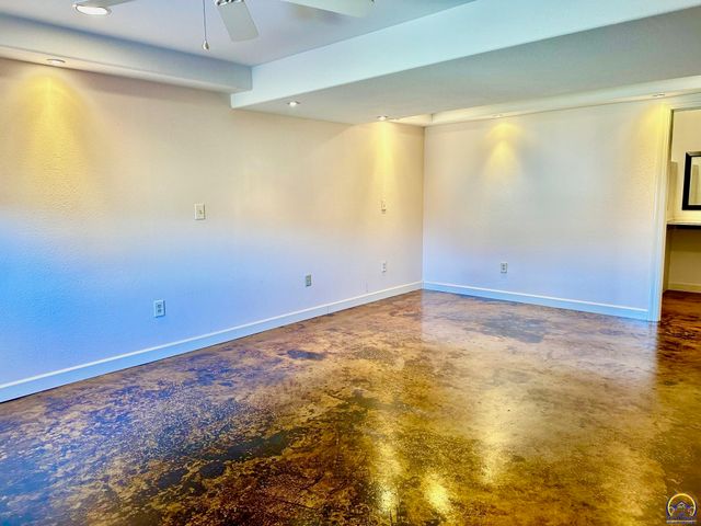 14296 123rd LN, Hoyt, KS 66440