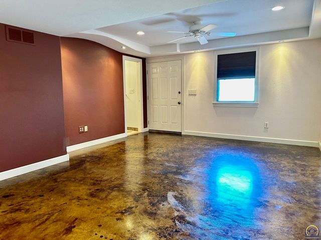 14296 123rd LN, Hoyt, KS 66440