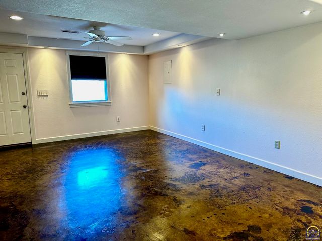 14296 123rd LN, Hoyt, KS 66440