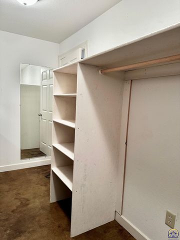 14296 123rd LN, Hoyt, KS 66440