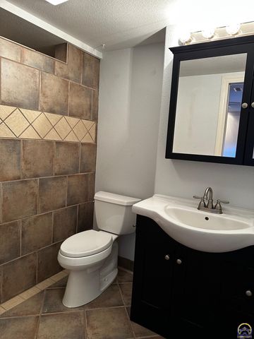 14296 123rd LN, Hoyt, KS 66440