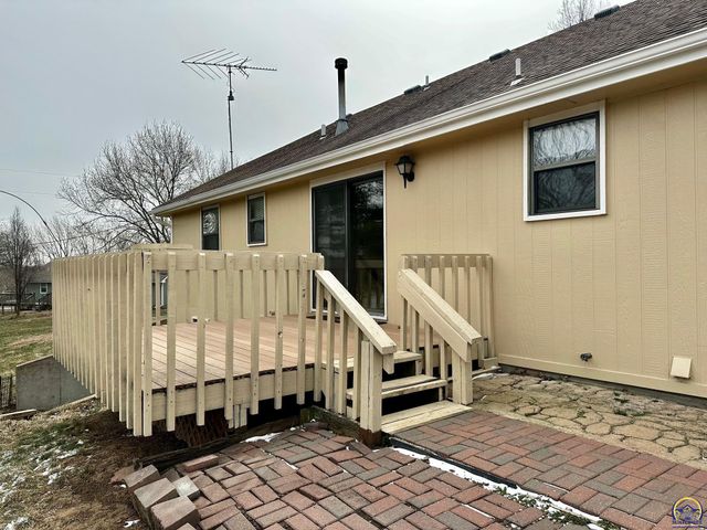 14296 123rd LN, Hoyt, KS 66440