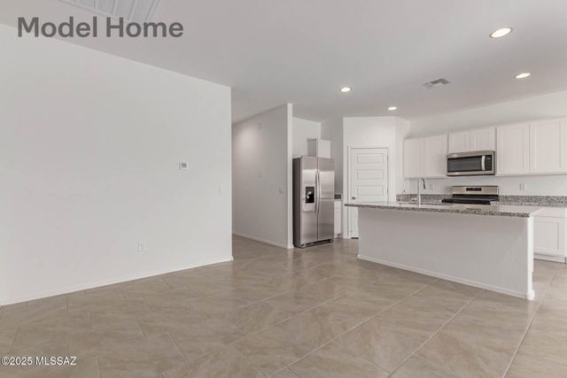 455 W Lexington Street, Vail, AZ 85641