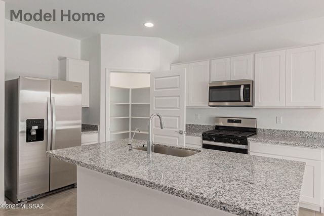 455 W Lexington Street, Vail, AZ 85641