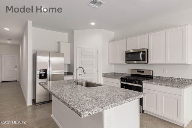 455 W Lexington Street, Vail, AZ 85641