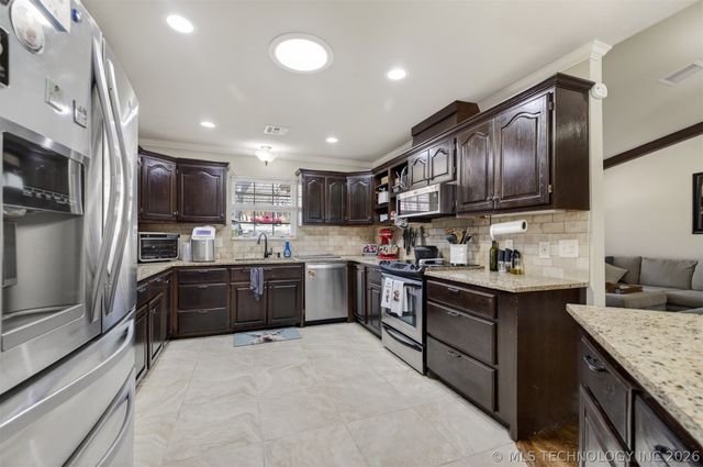 506 Rockwood Drive, Kiefer, OK 74041