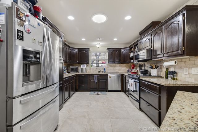 506 Rockwood Drive, Kiefer, OK 74041