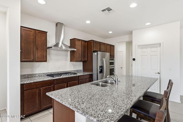 10233 E Encinas Trail, Tucson, AZ 85747