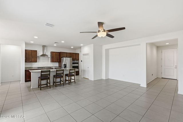 10233 E Encinas Trail, Tucson, AZ 85747