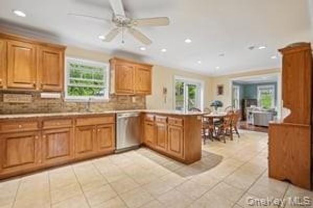 8 Caruso Court, Thiells, NY 10984