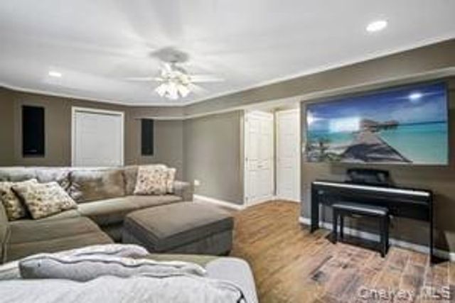 8 Caruso Court, Thiells, NY 10984