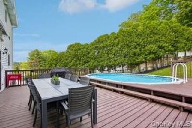 8 Caruso Court, Thiells, NY 10984