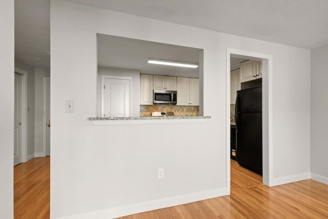 215 Massachusetts Ave 26, Arlington, MA 02474