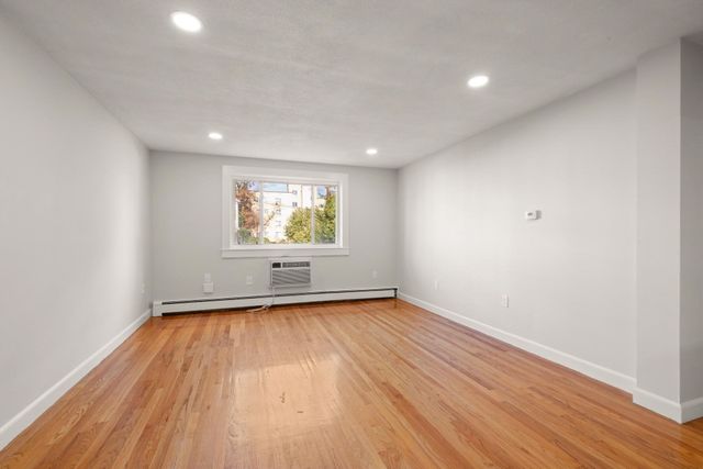 215 Massachusetts Ave 26, Arlington, MA 02474