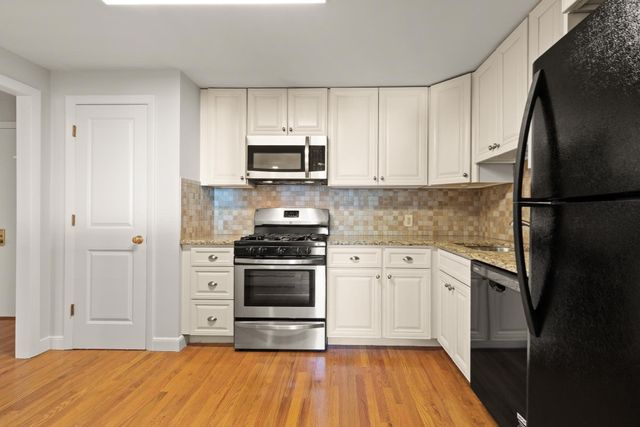 215 Massachusetts Ave 26, Arlington, MA 02474