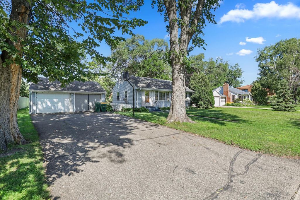 8314 Stevens Avenue S, Bloomington, MN 55420