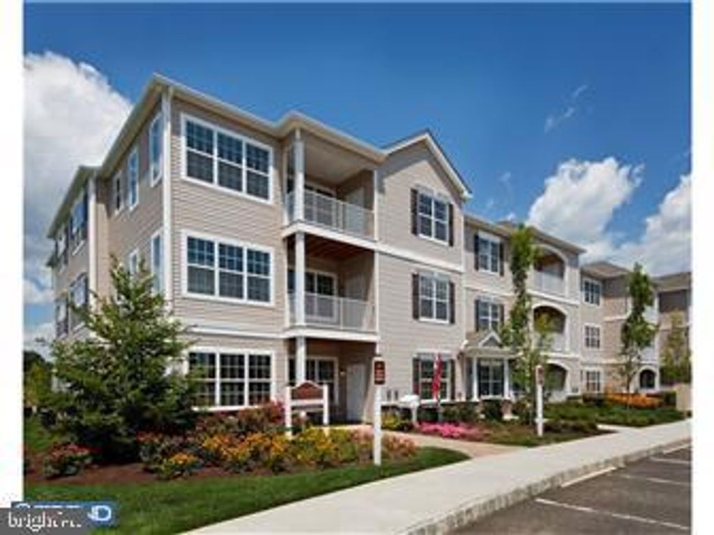 511 TIMBERLAKE DR, Ewing, NJ 08618