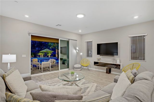 8 Reflection Cove Drive, Henderson, NV 89011