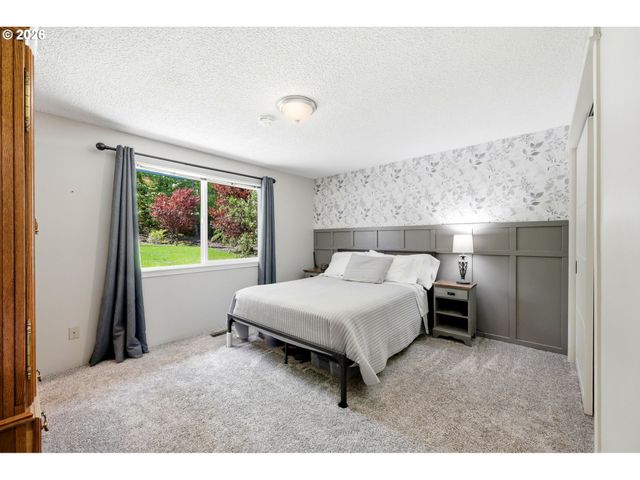 16485 S HATTAN Rd, Oregon City, OR 97045