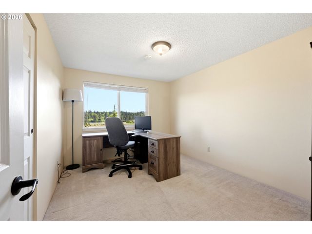 16485 S HATTAN Rd, Oregon City, OR 97045