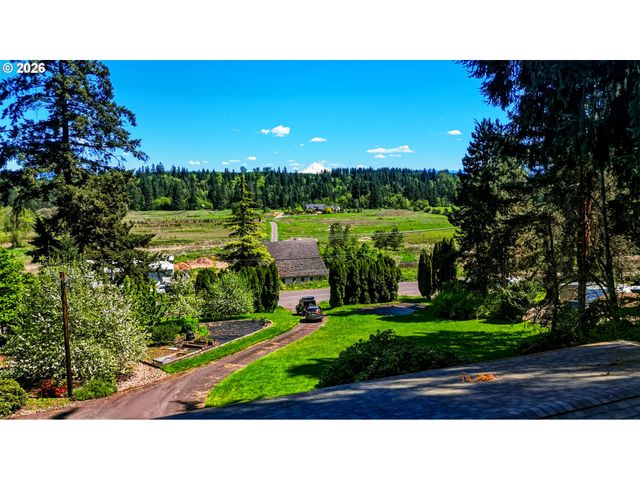 16485 S HATTAN Rd, Oregon City, OR 97045