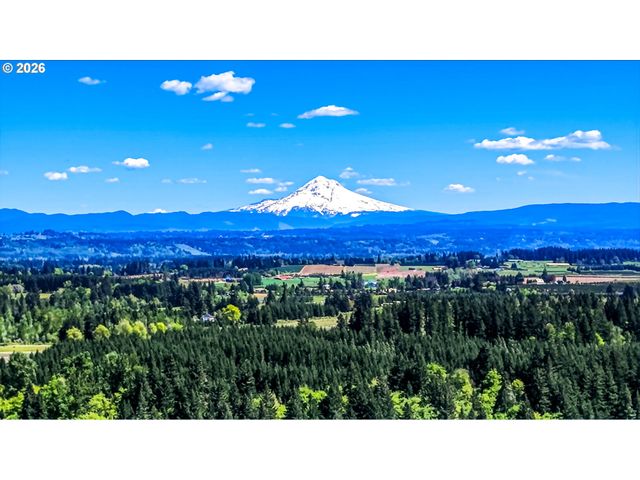 16485 S HATTAN Rd, Oregon City, OR 97045
