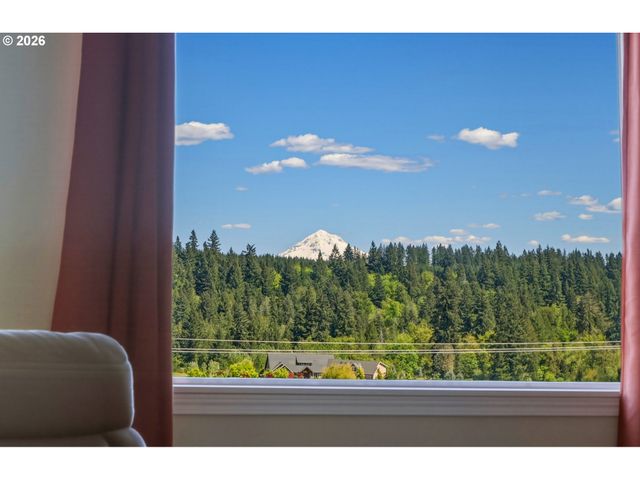 16485 S HATTAN Rd, Oregon City, OR 97045