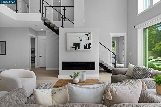 226 Akabane Ln, Danville, CA 94506