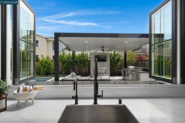 226 Akabane Ln, Danville, CA 94506