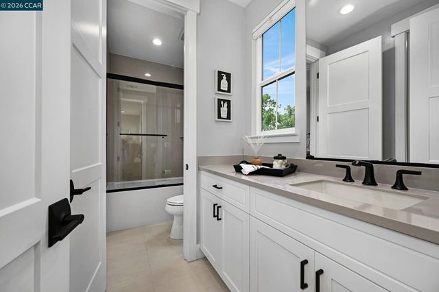 226 Akabane Ln, Danville, CA 94506