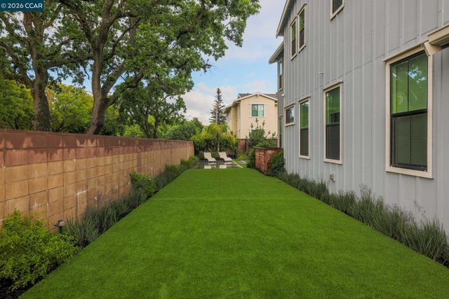 226 Akabane Ln, Danville, CA 94506