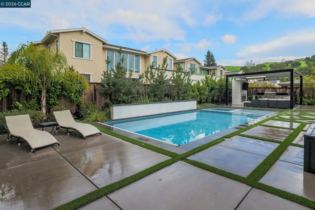 226 Akabane Ln, Danville, CA 94506