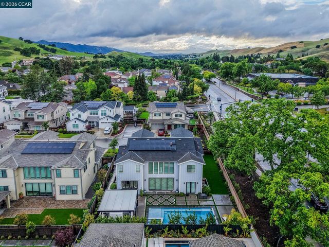 226 Akabane Ln, Danville, CA 94506